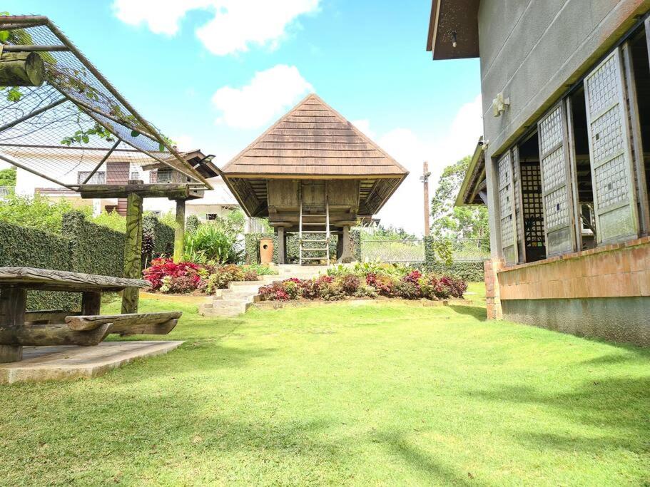 Modern Ifugao House at Tagaytay Patio Elisabel view 3