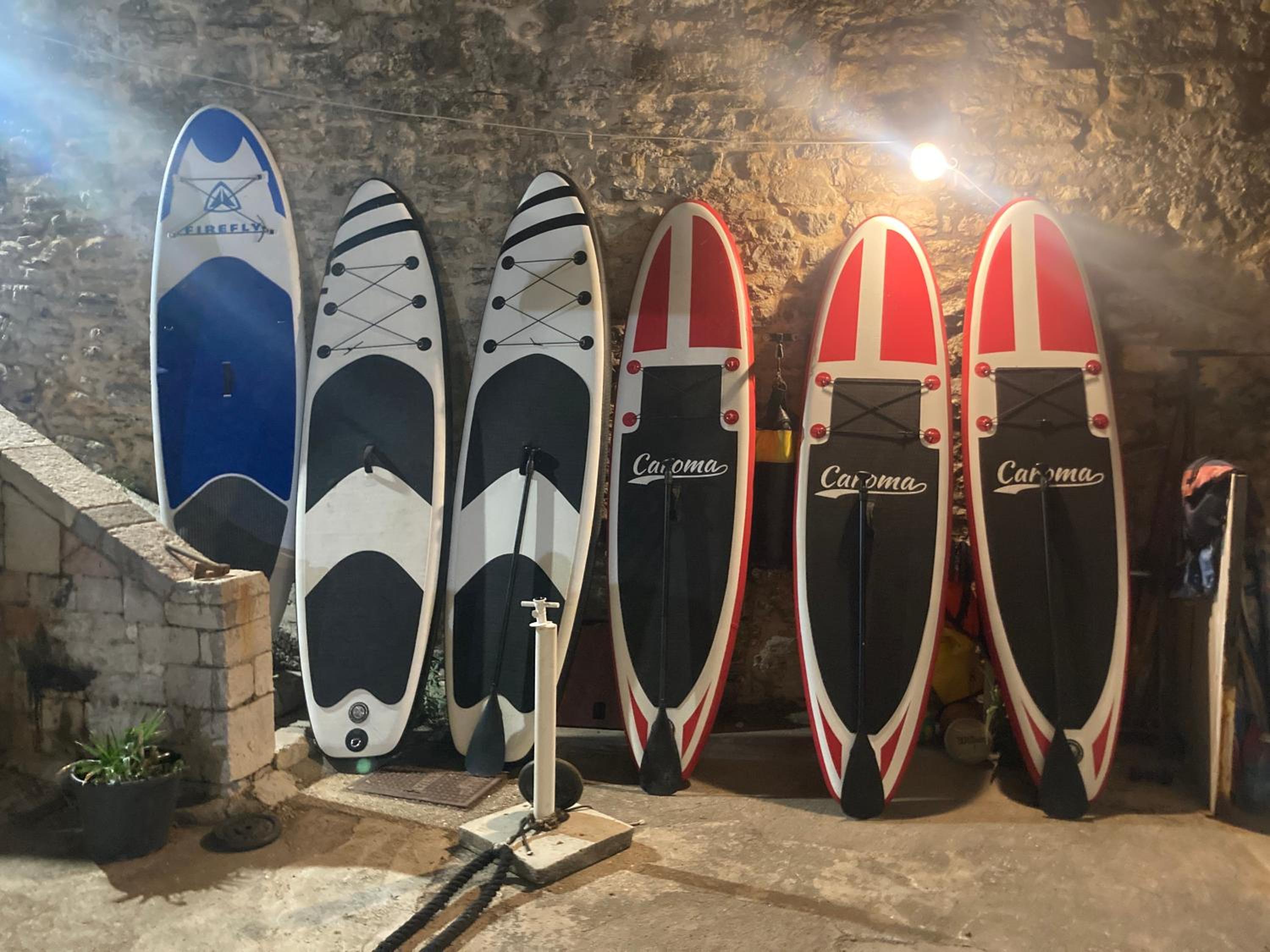 Plaža Stari Grad Budva pjena od mora Beach Apartman