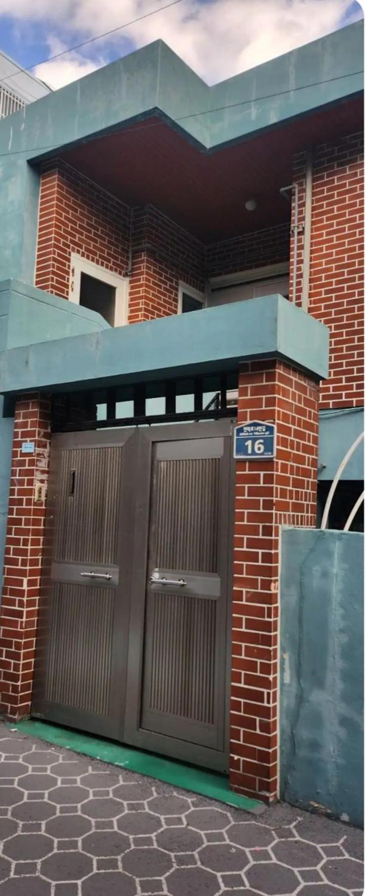 Gwangalli Tahee House