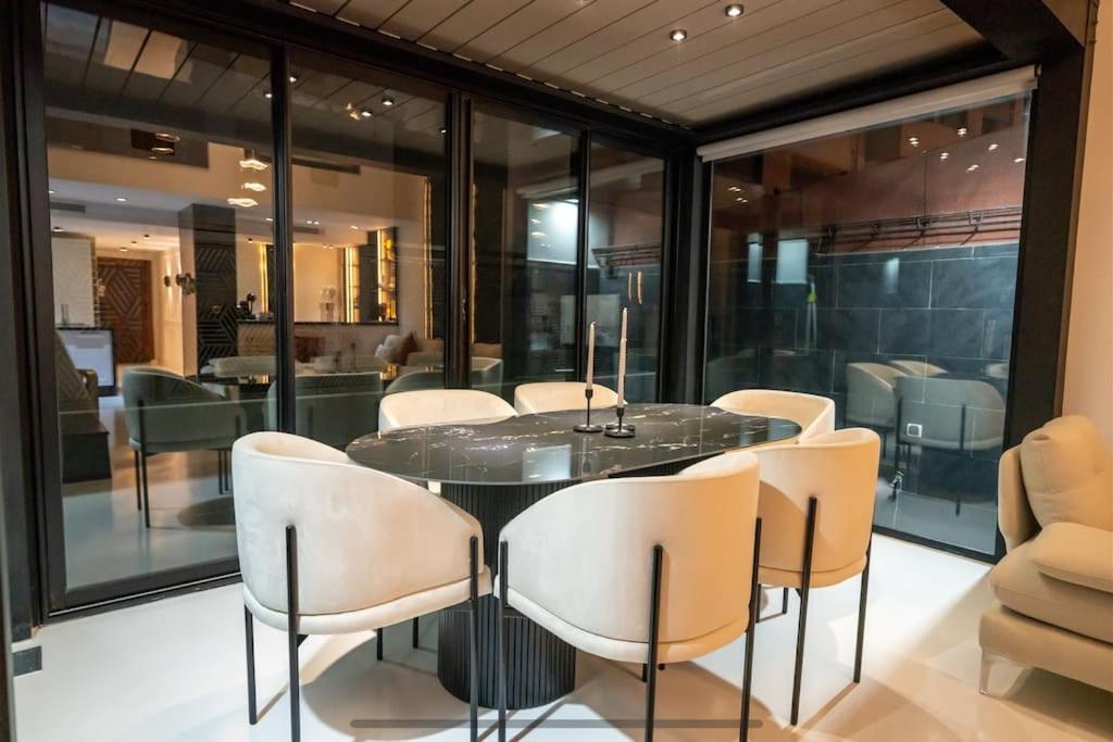 Cosy duplex, refined decor, hypercentre, parking