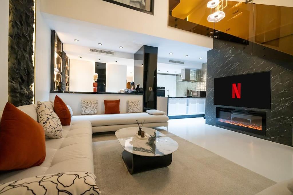 Cosy duplex, refined decor, hypercentre, parking