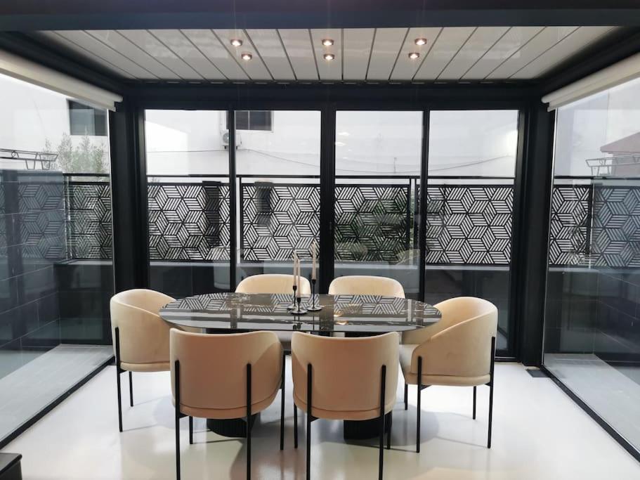 Cosy duplex, refined decor, hypercentre, parking