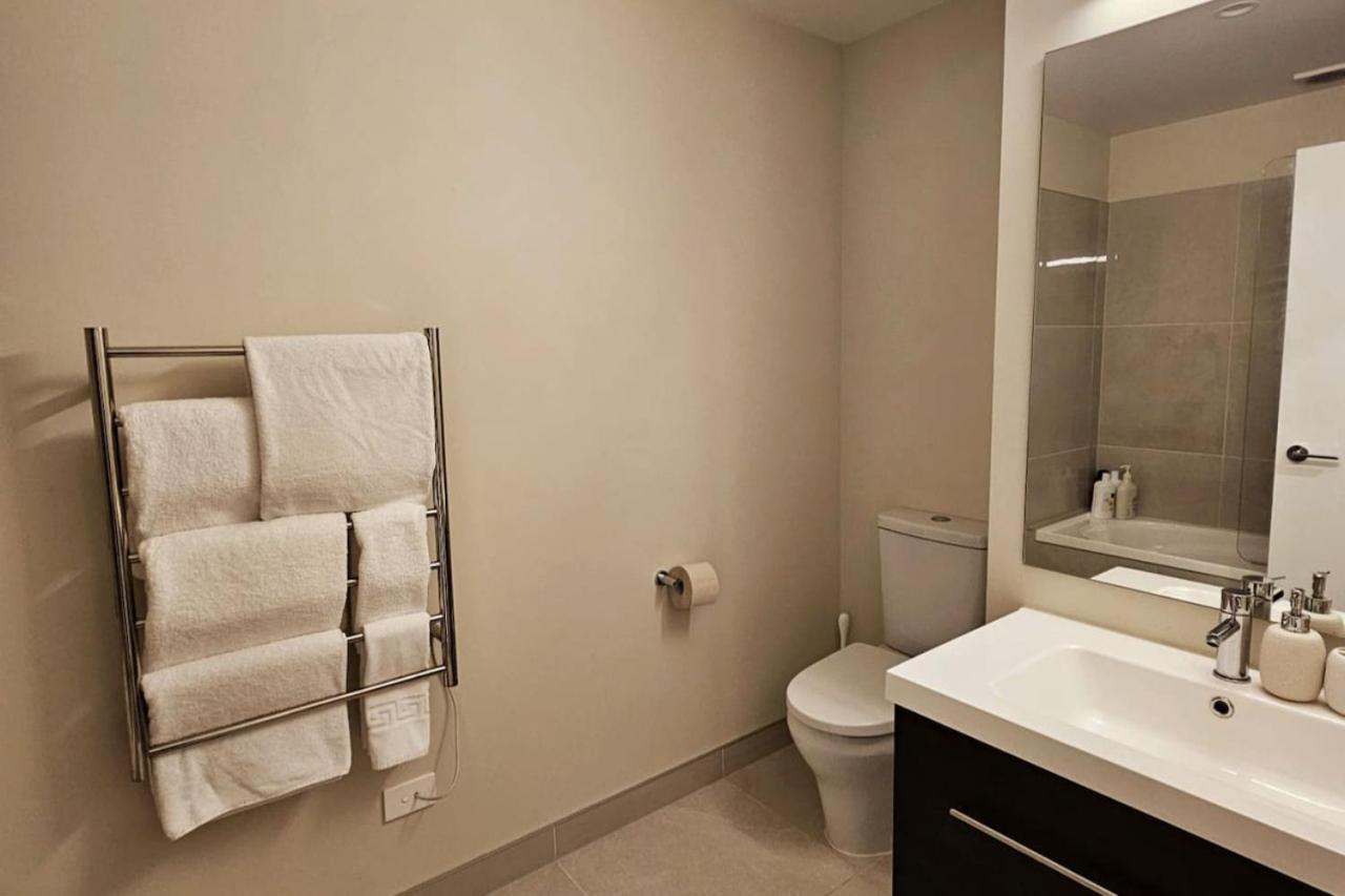 Queenstown Townhouse 3 - 5mins Airport - AC - Wifi view 2