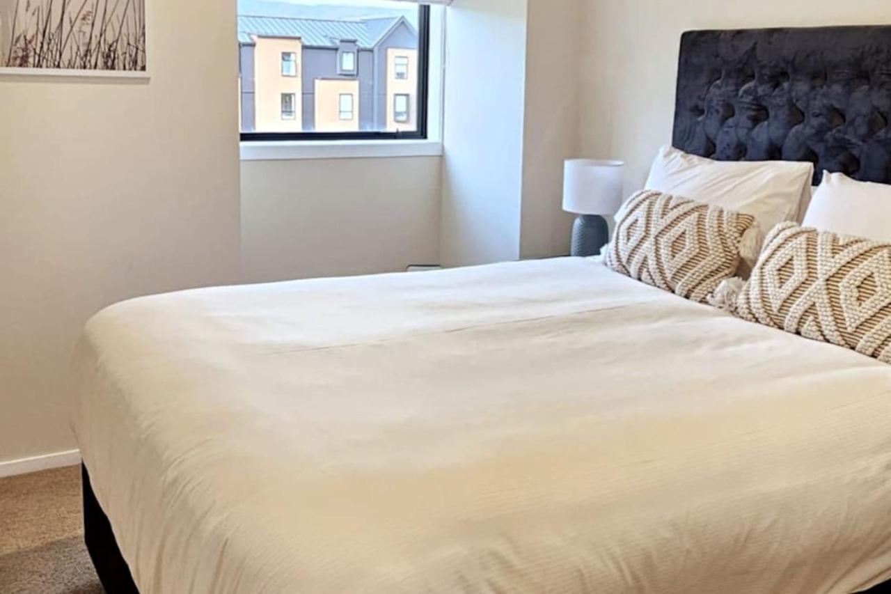 Queenstown Townhouse 3 - 5mins Airport - AC - Wifi view 5