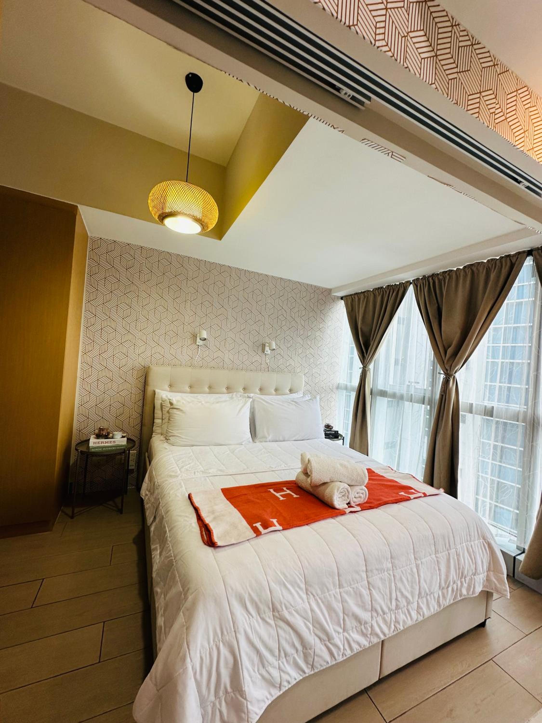 1BR Uptown Parksuites Tower 1 view 2