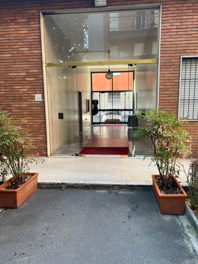 Moderno ed Elegante Loft con Balcone