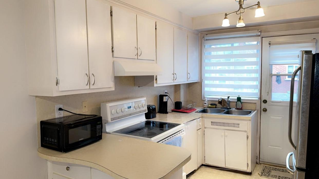 Montreal One-Bedroom Apartment Number2 with shared-bathroom and shared kitchen
