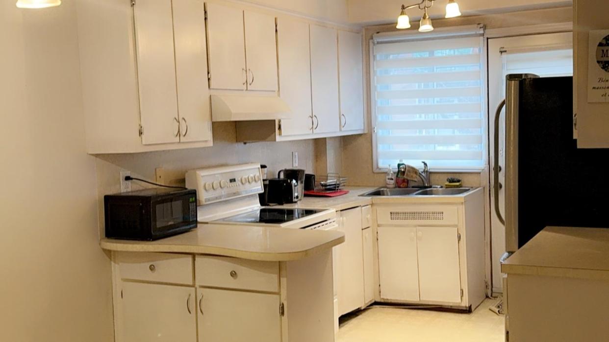 Montreal One-Bedroom Apartment Number2 with shared-bathroom and shared kitchen