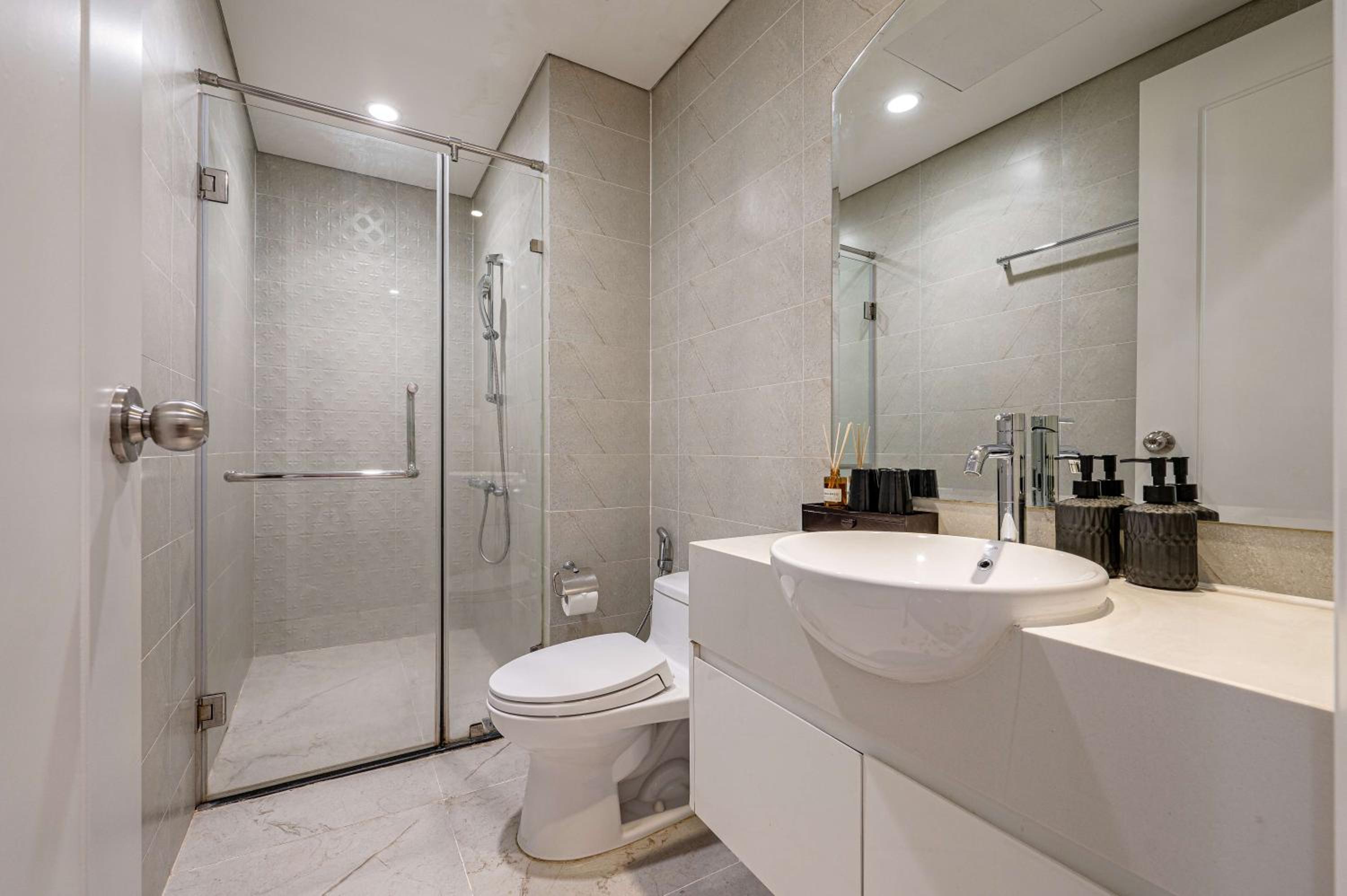 CR Concept Serviced Apartment - Vinhomes and Landmark 81