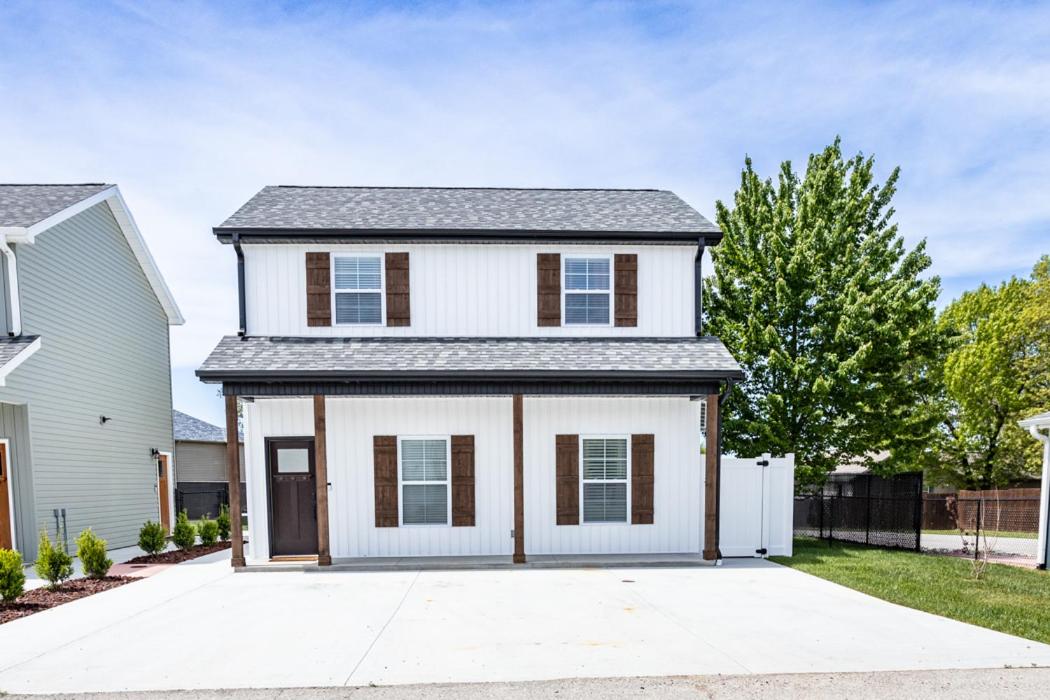 Artistic Retreat With Hot Tub-close To Ft Lw!