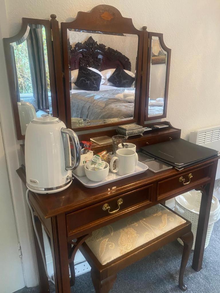 Lynton Vacations - The North Cliff Hotel - Property Image 58