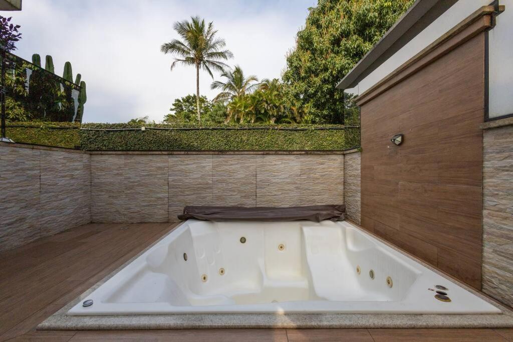 Casa de Condomínio a 150m da Praia de Maresias