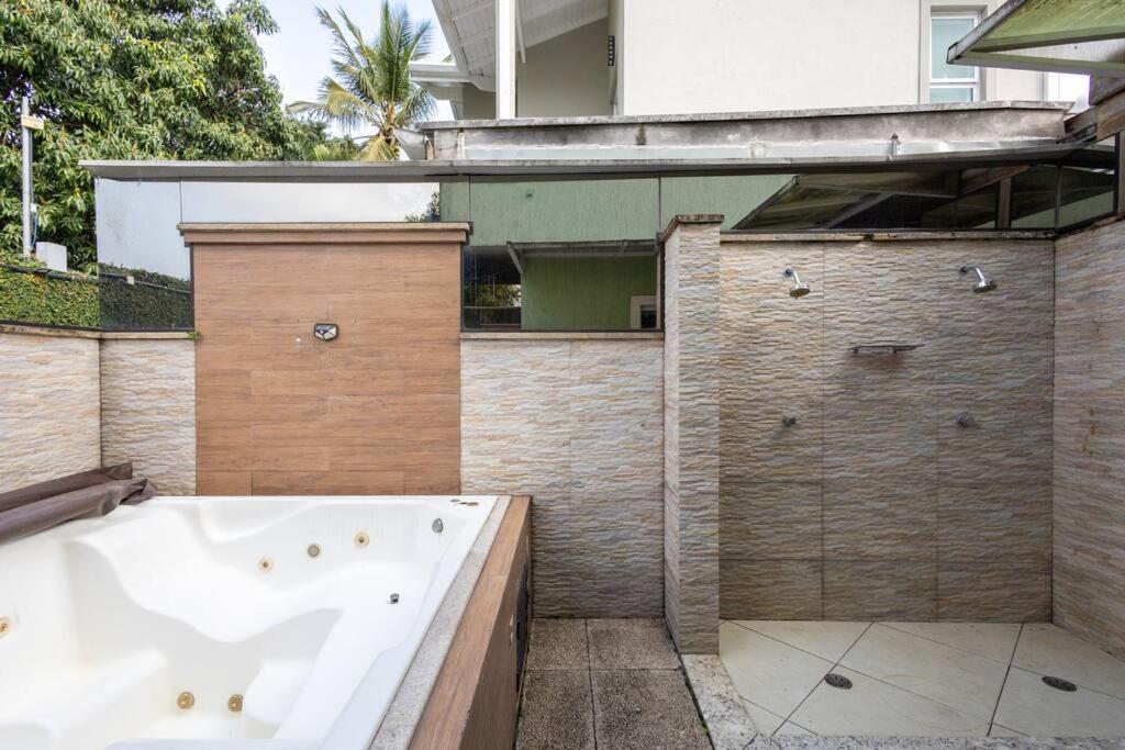 Casa de Condomínio a 150m da Praia de Maresias