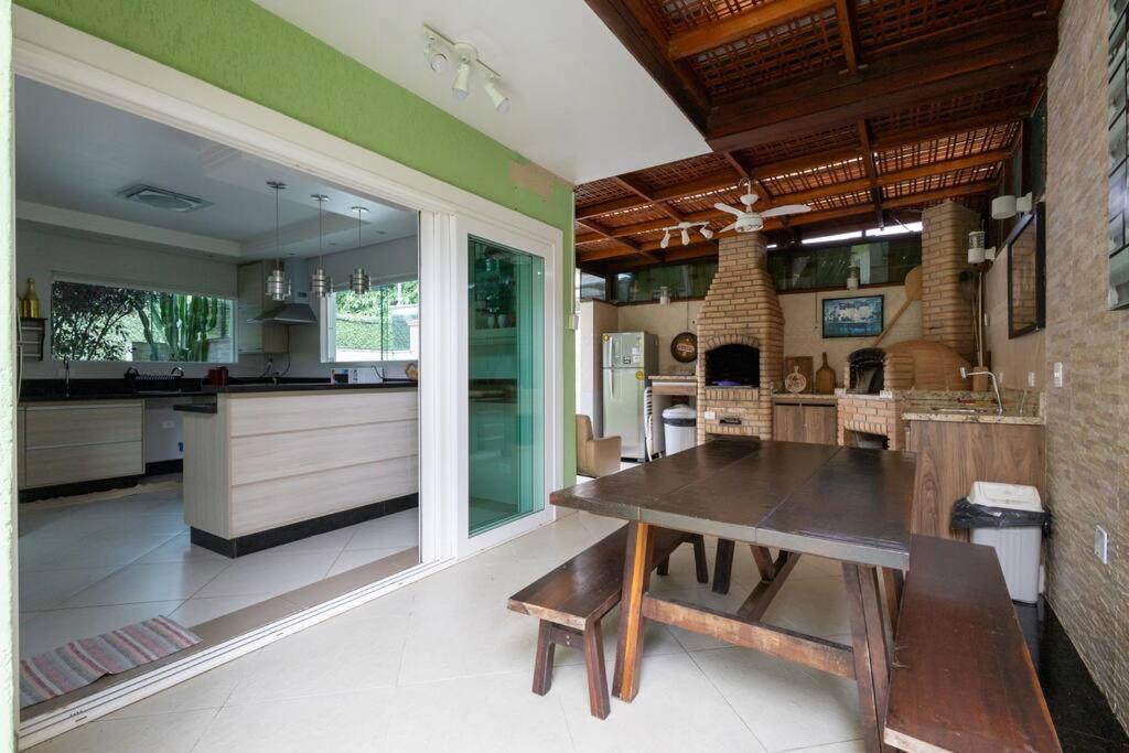 Casa de Condomínio a 150m da Praia de Maresias