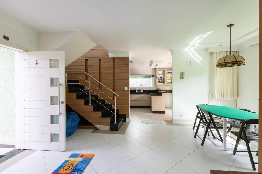 Casa de Condomínio a 150m da Praia de Maresias