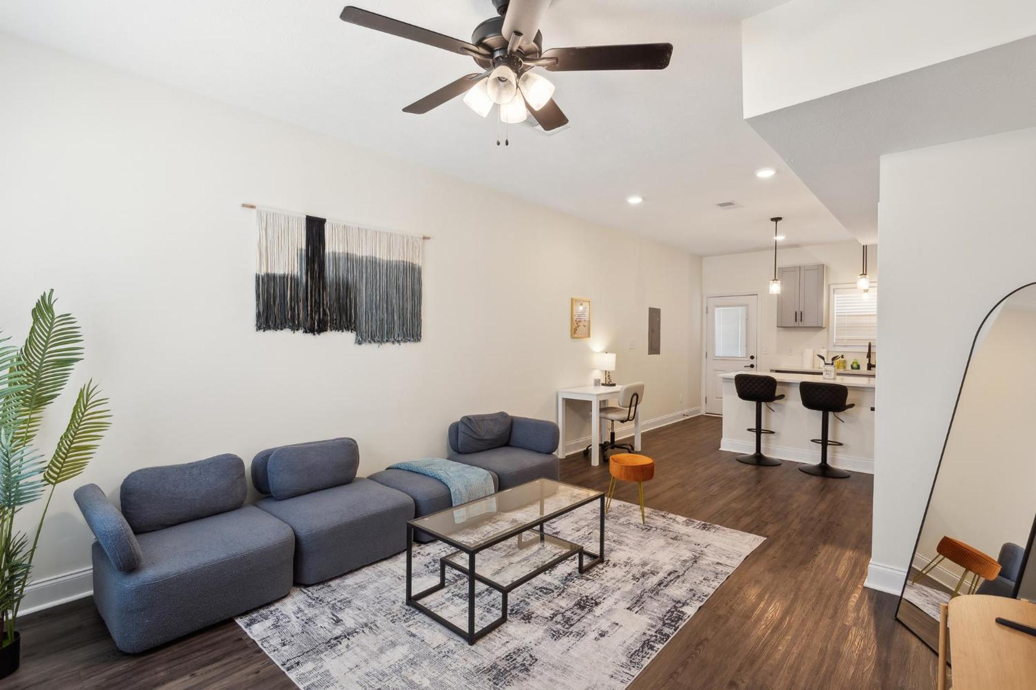 Alto A2 I Stunning 2bd Apt I Free Parking view 4
