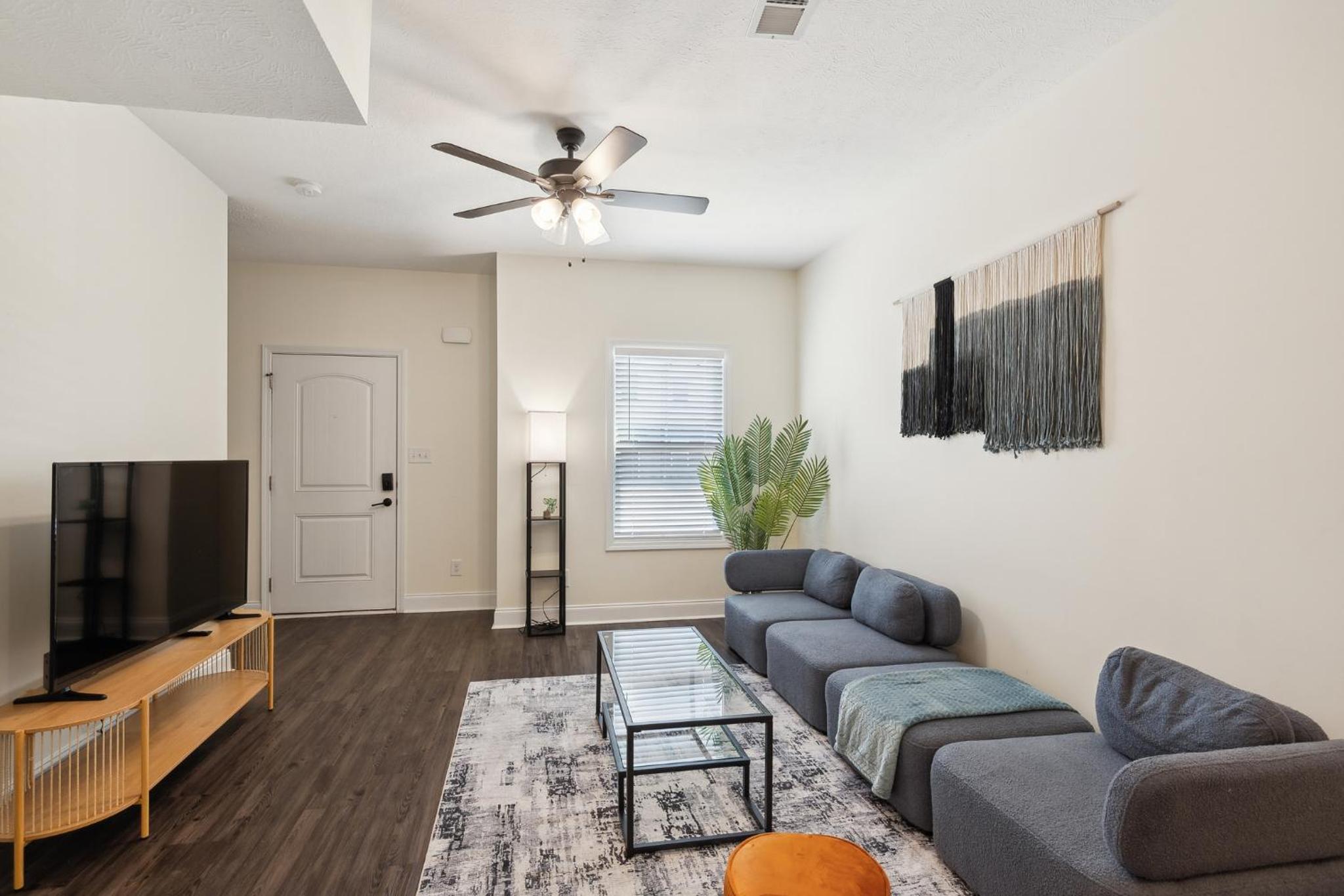 Alto A2 I Stunning 2bd Apt I Free Parking view 5