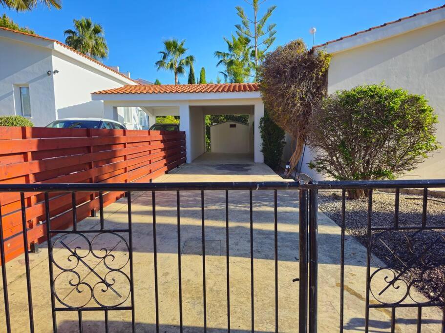 Villa & pool 3 bedrooms 2 minutes from the beach