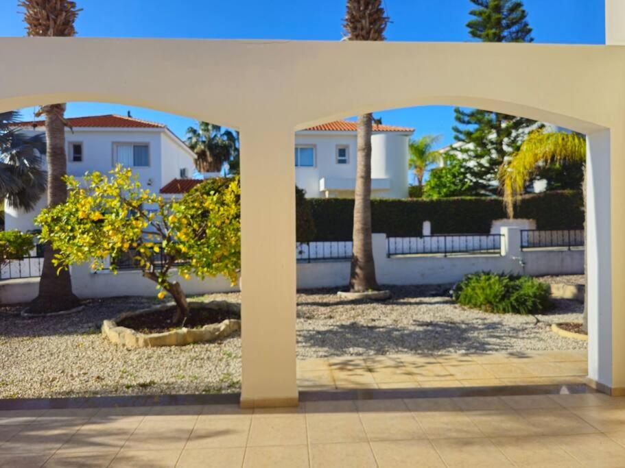 Villa & pool 3 bedrooms 2 minutes from the beach