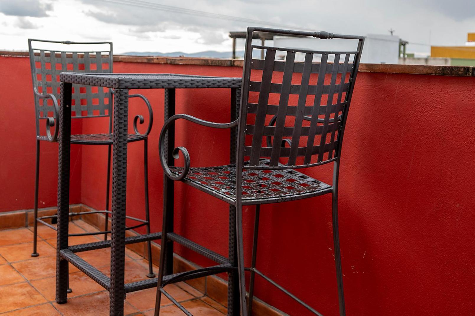 Eclectic Gem Near Centro King Beds and Rooftop Deck