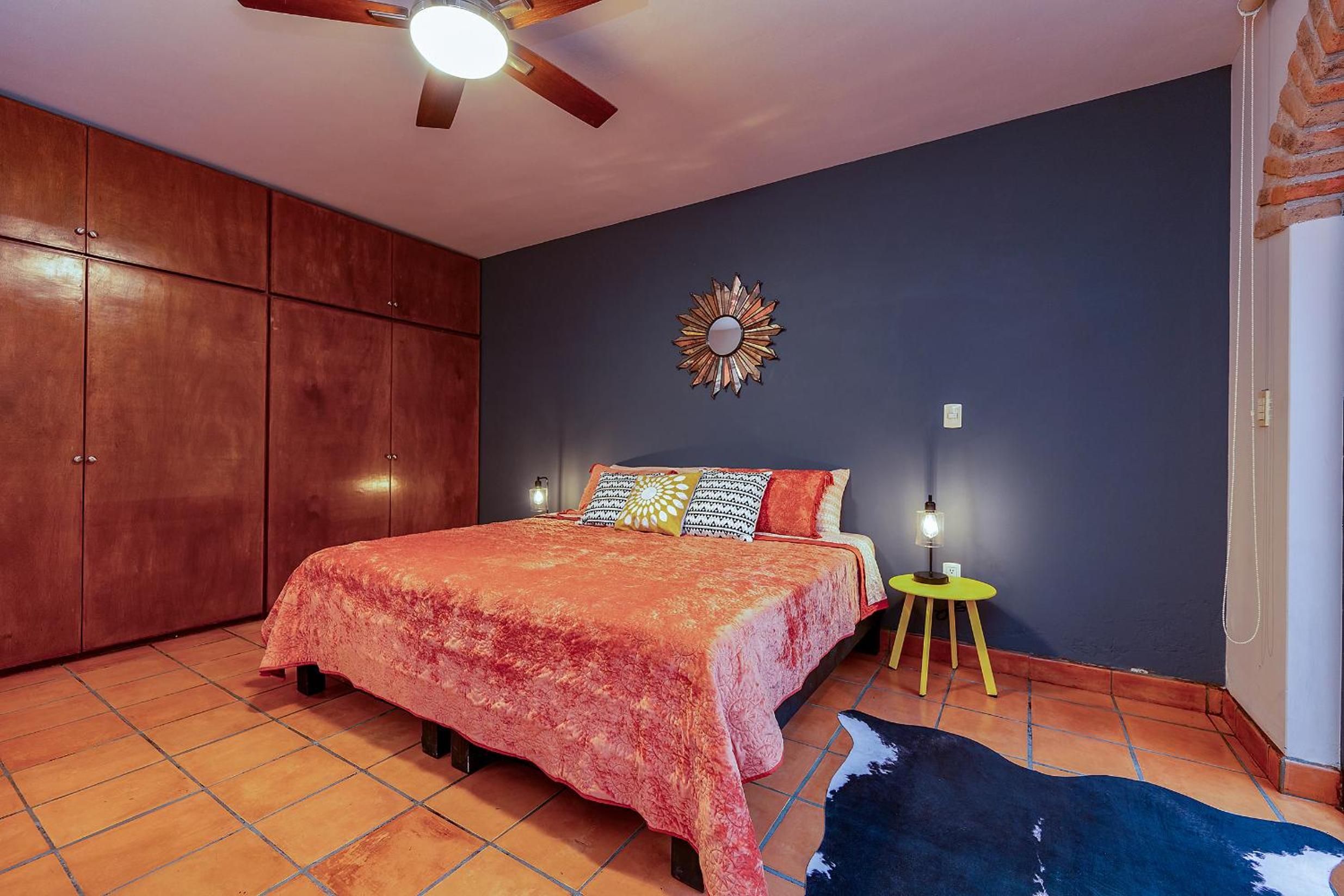 Eclectic Gem Near Centro King Beds and Rooftop Deck
