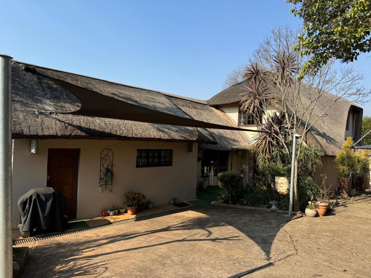 Rose Thatch Cottage view 3