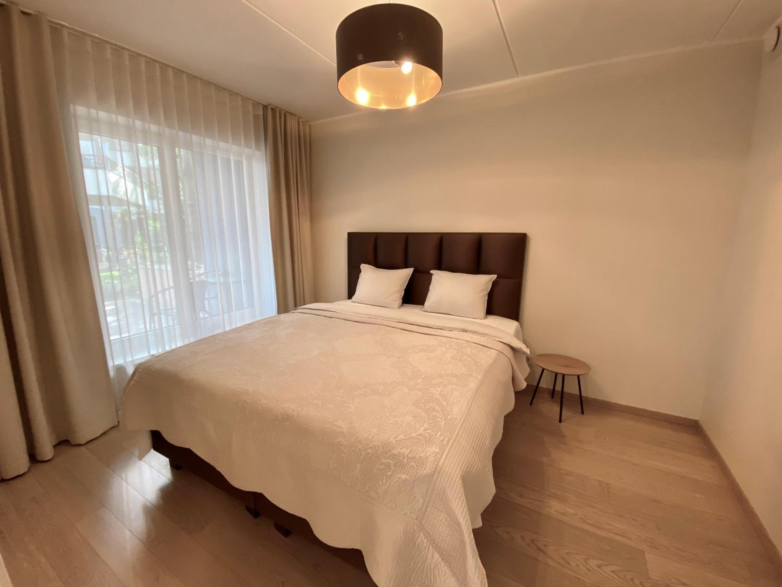 Prime Haven Near Sea & Park, Free Parking, Terrace view 4