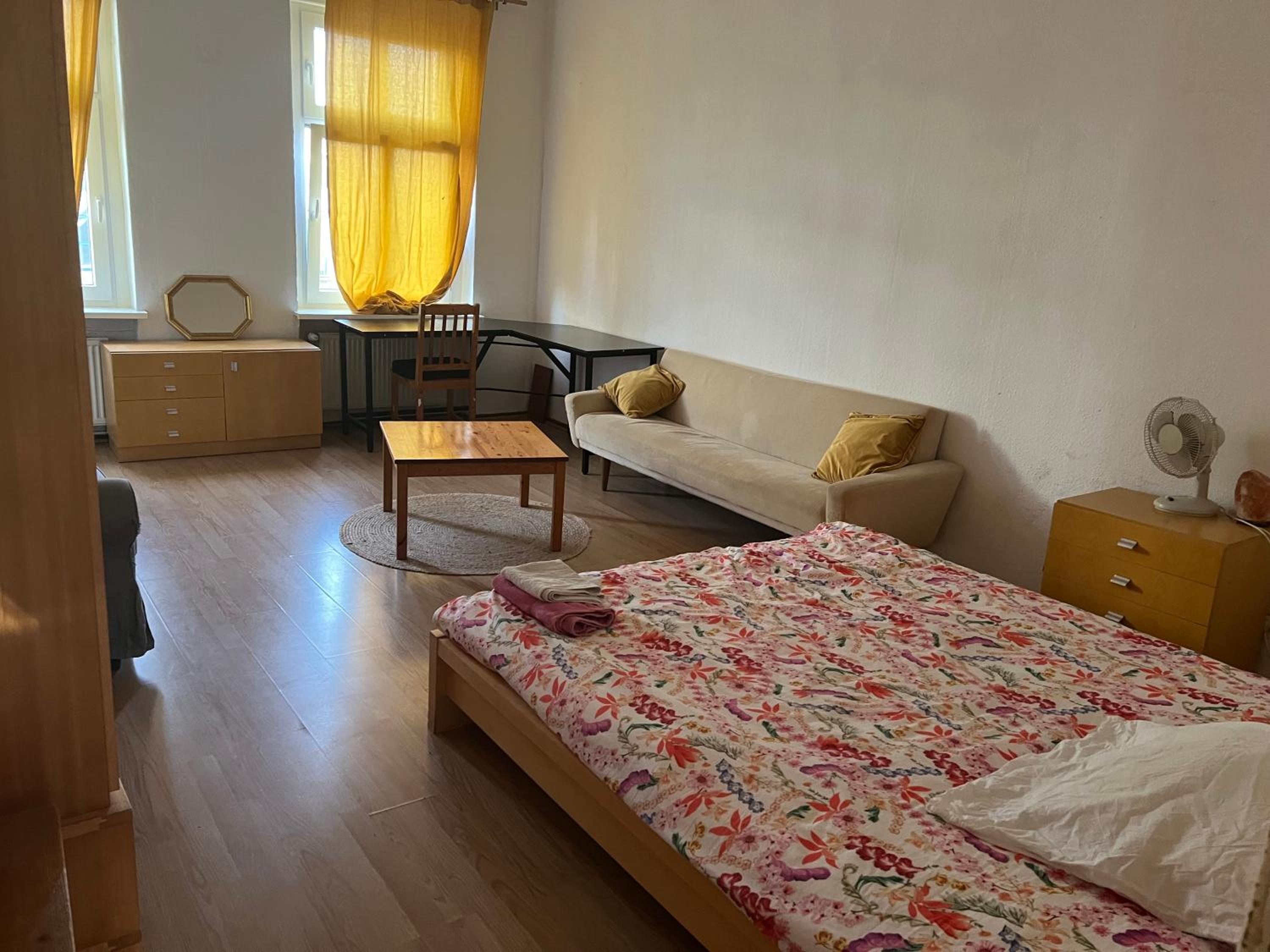 Schillerkiez helle zentrale Wohnung mit Berliner Charme