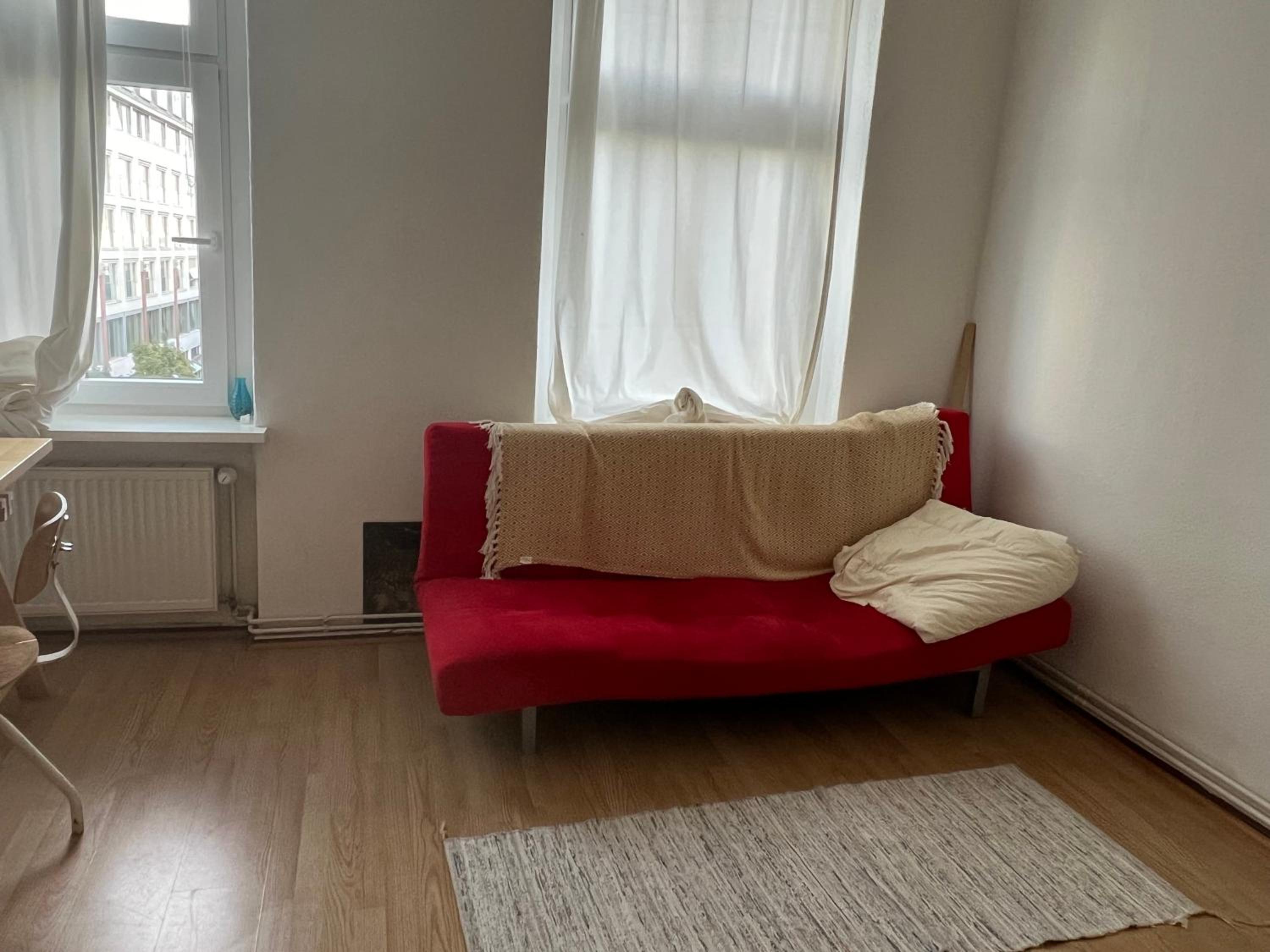 Schillerkiez helle zentrale Wohnung mit Berliner Charme