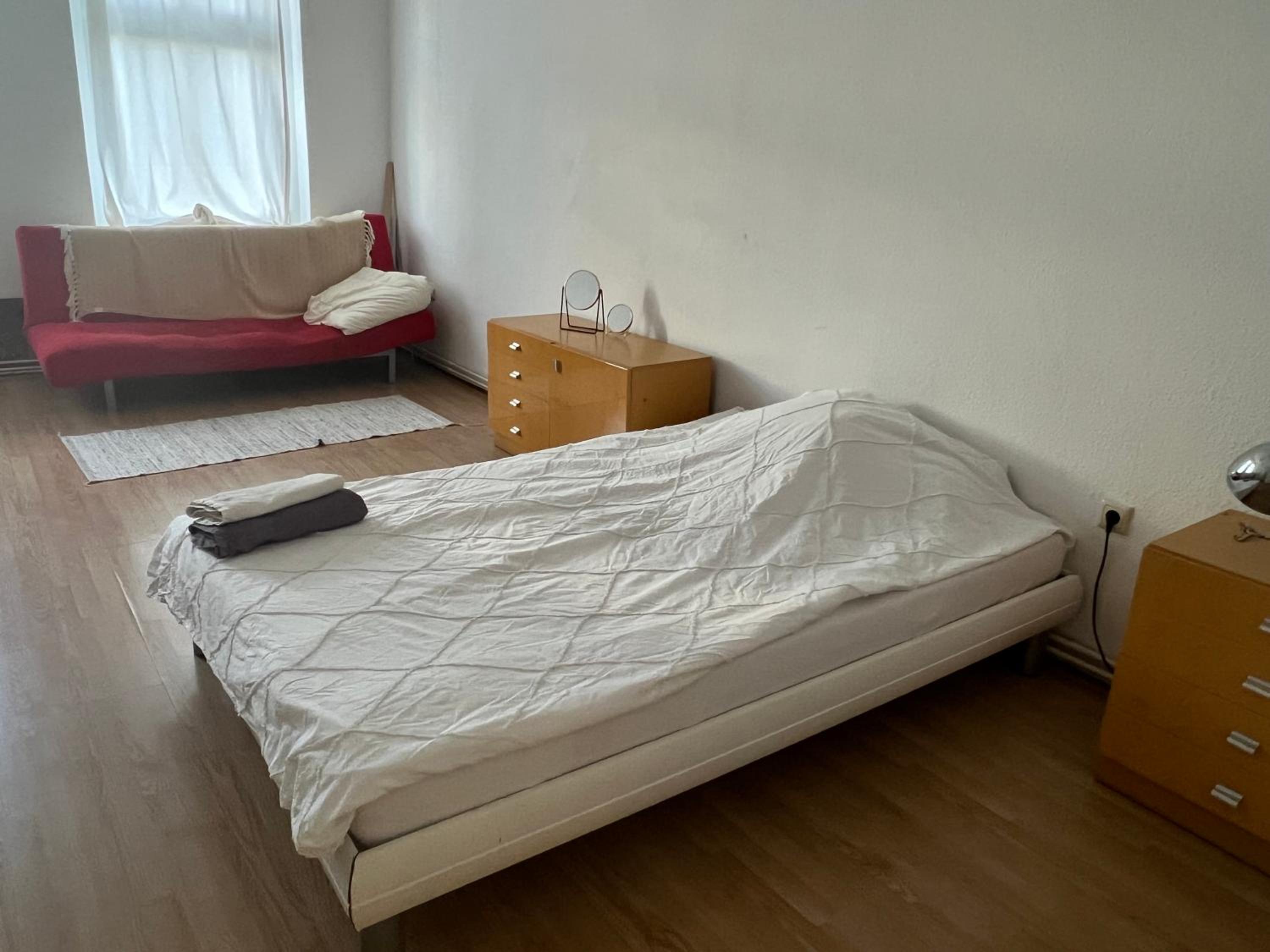 Schillerkiez helle zentrale Wohnung mit Berliner Charme