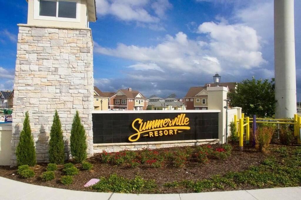 DLuxx Vacation Home 3 milles from Disney 7570