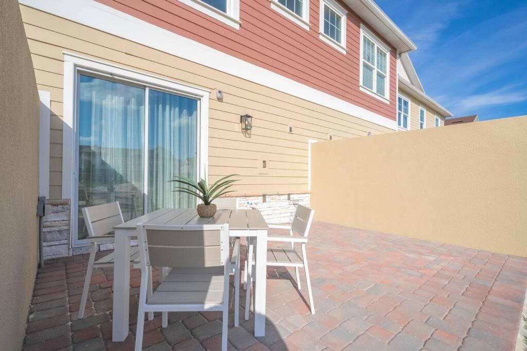 DLuxx Vacation Home 3 milles from Disney 7570