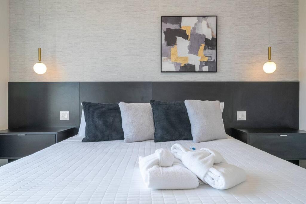DLuxx Vacation Home 3 milles from Disney 7570