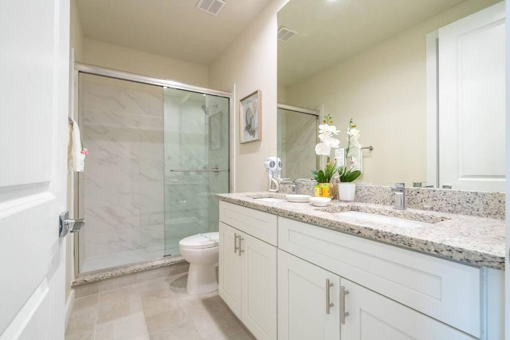 DLuxx Vacation Home 3 milles from Disney 7570