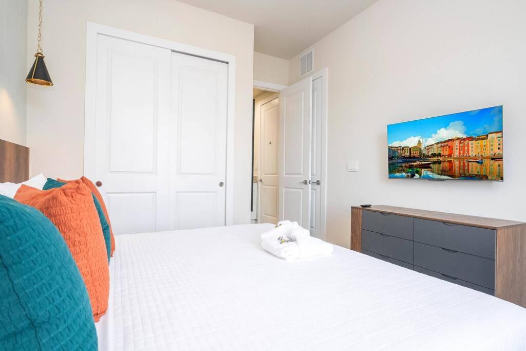 DLuxx Vacation Home 3 milles from Disney 7570