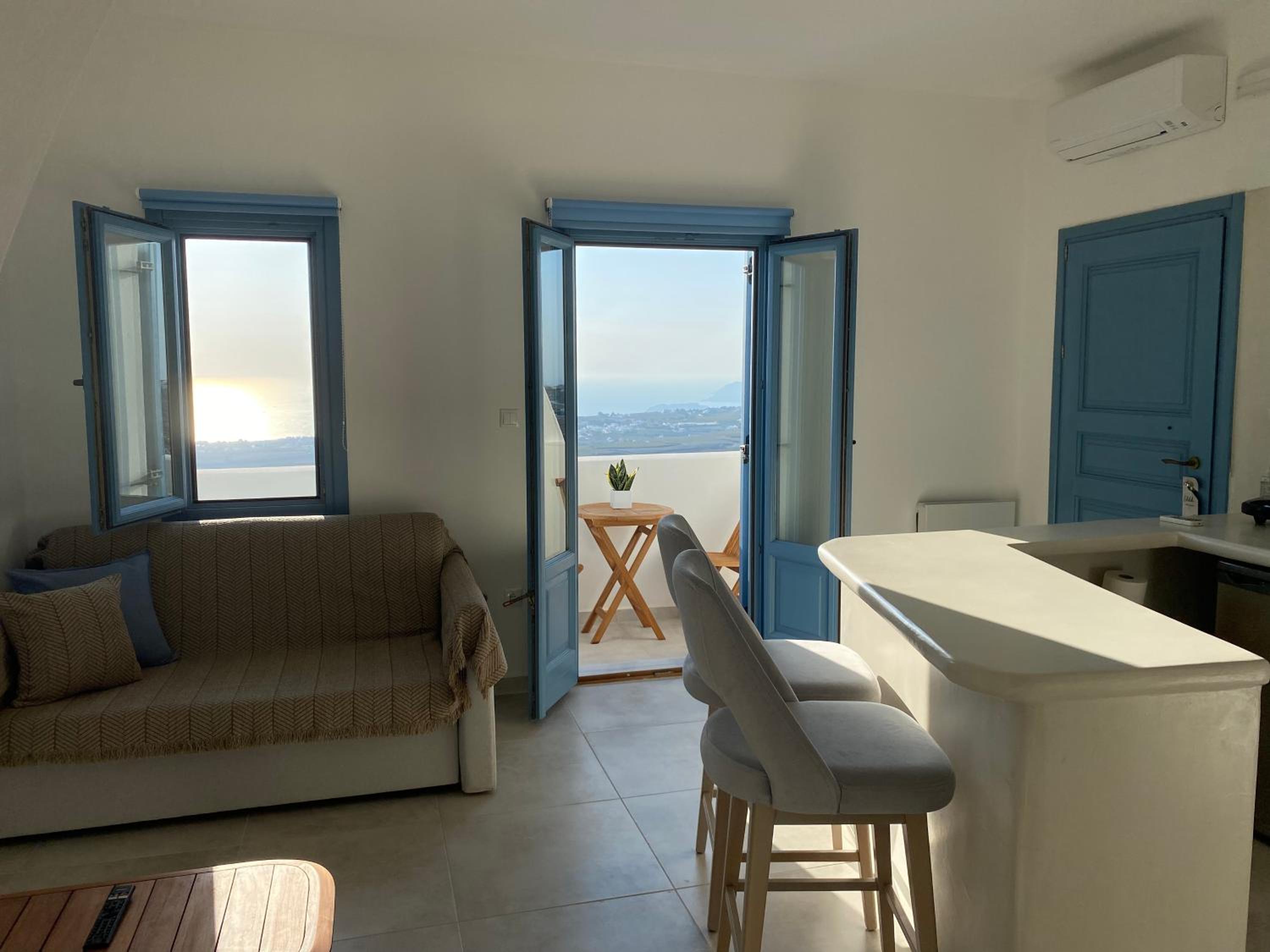 ENA suites Santorini