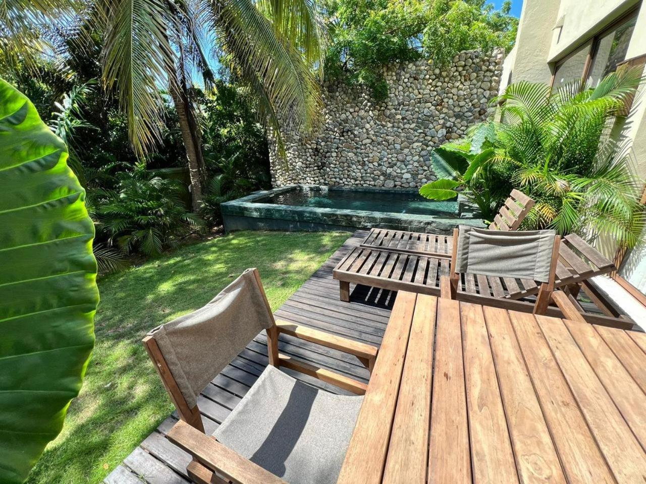 Villa Privada en Naio Palomino