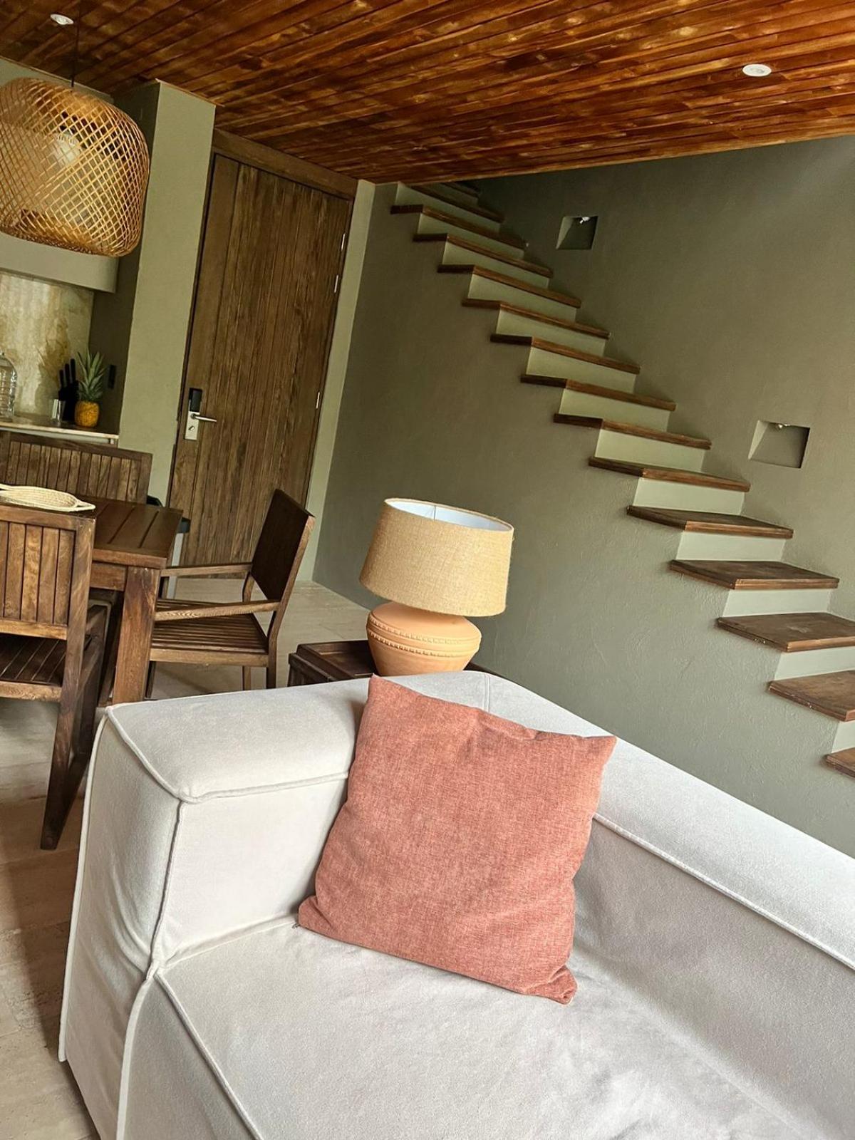 Villa Privada en Naio Palomino