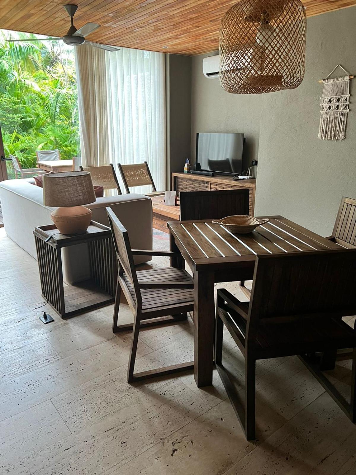 Villa Privada en Naio Palomino