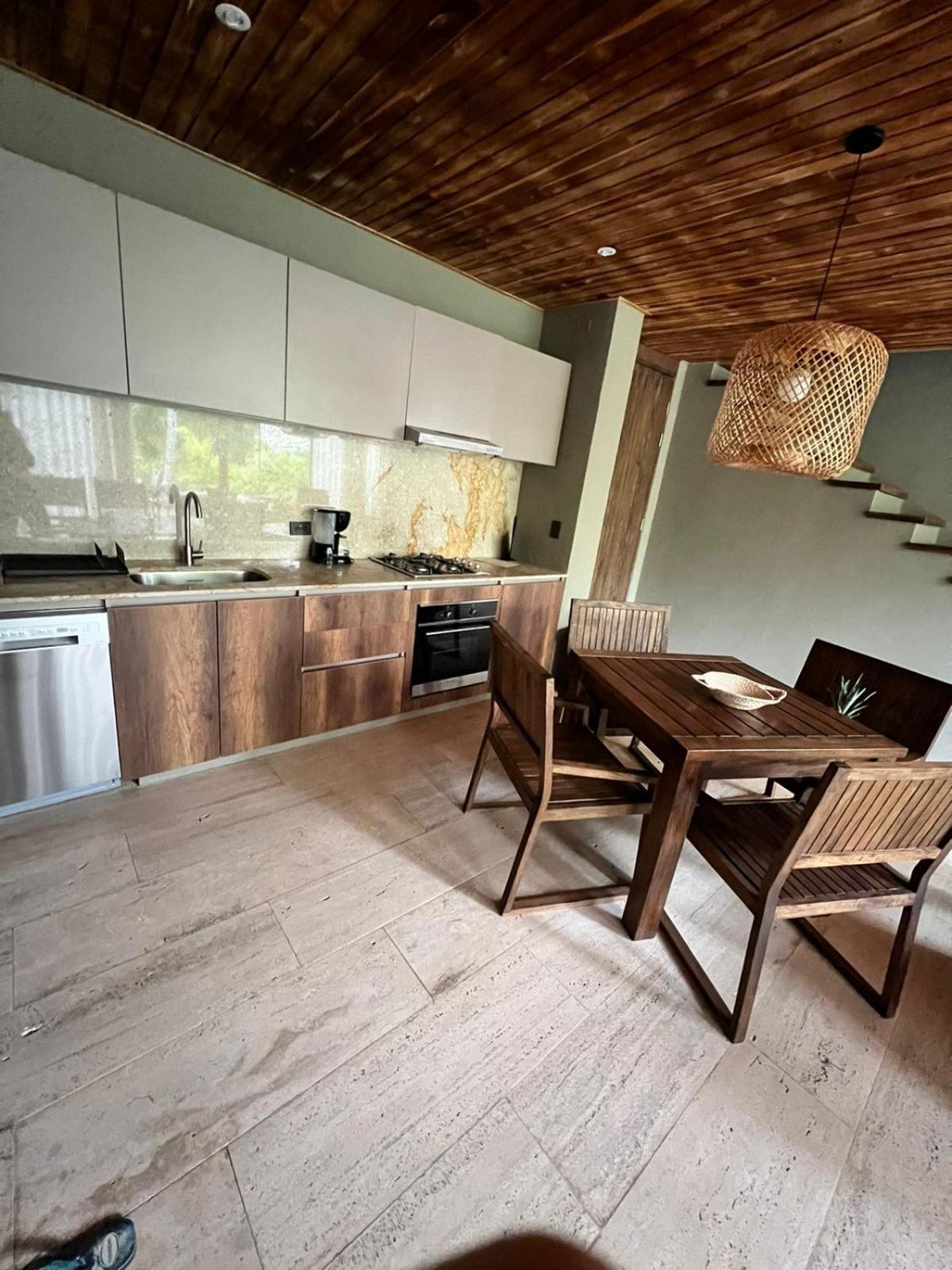 Villa Privada en Naio Palomino