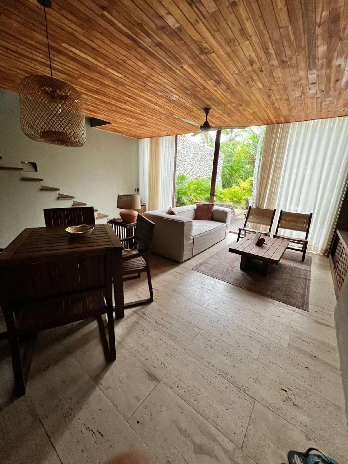 Villa Privada en Naio Palomino