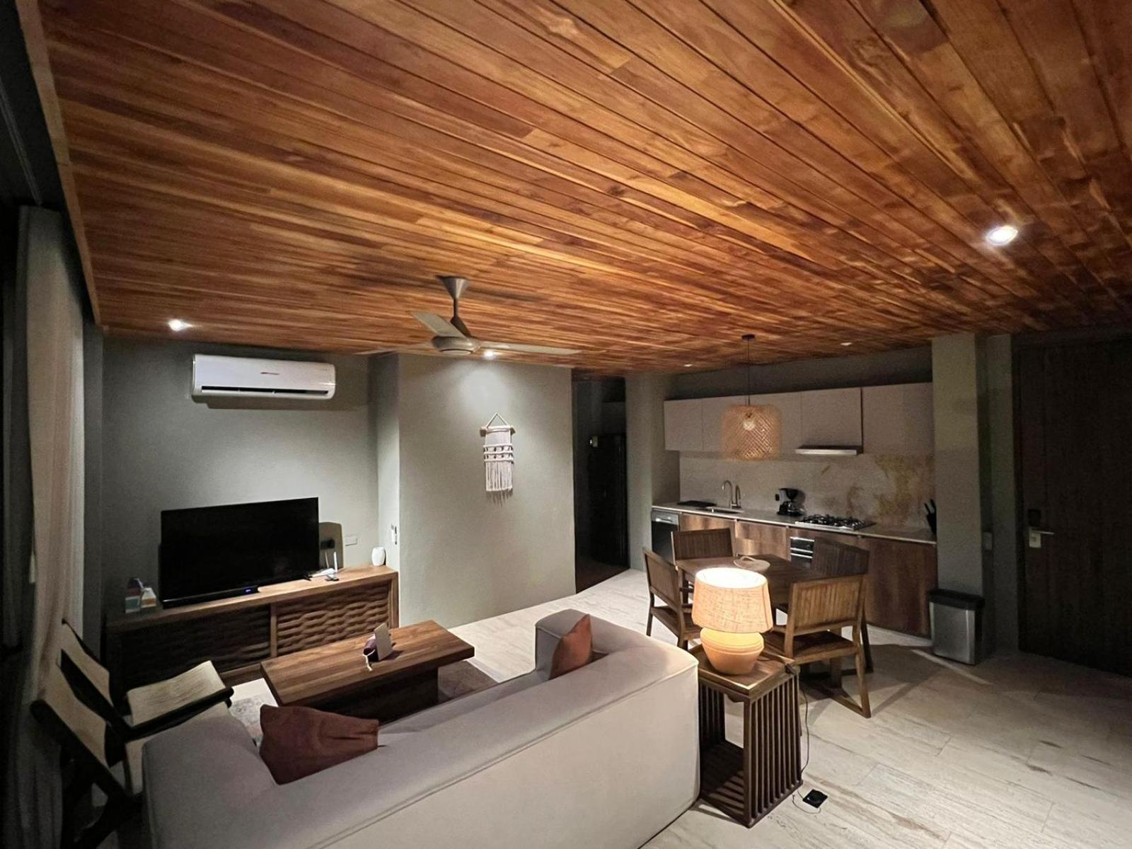 Villa Privada en Naio Palomino