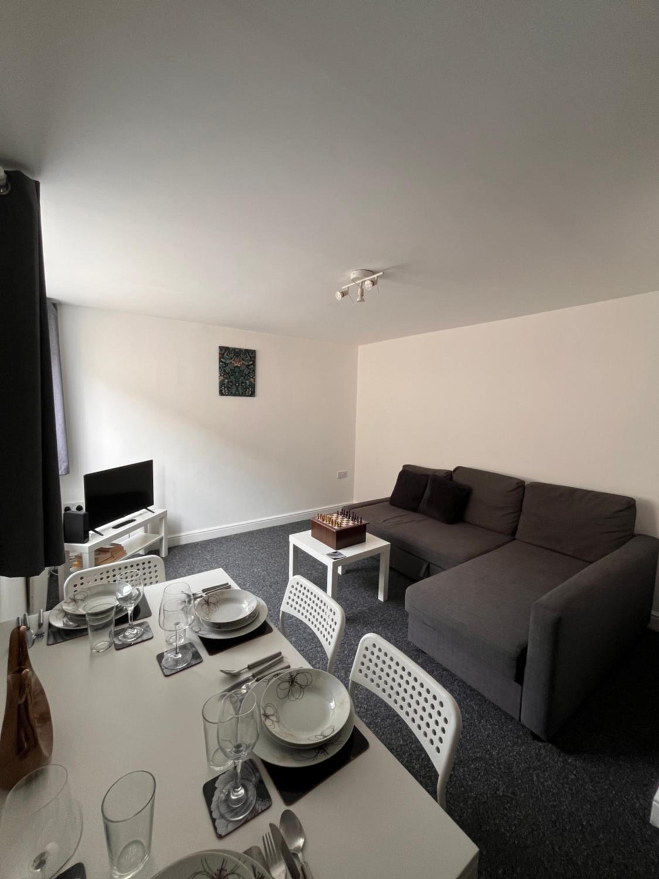 Spacious 1 Bedroom Apartment with free parking, photo 4