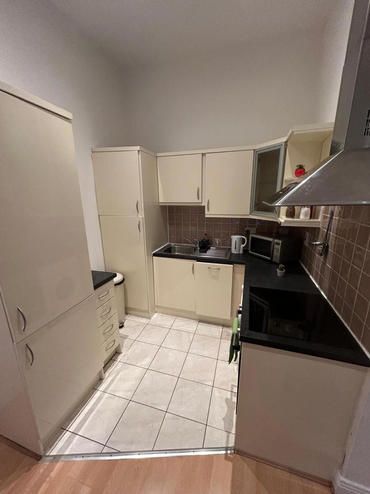 Deluxe Apartment in Talbot Street Sleeps 6