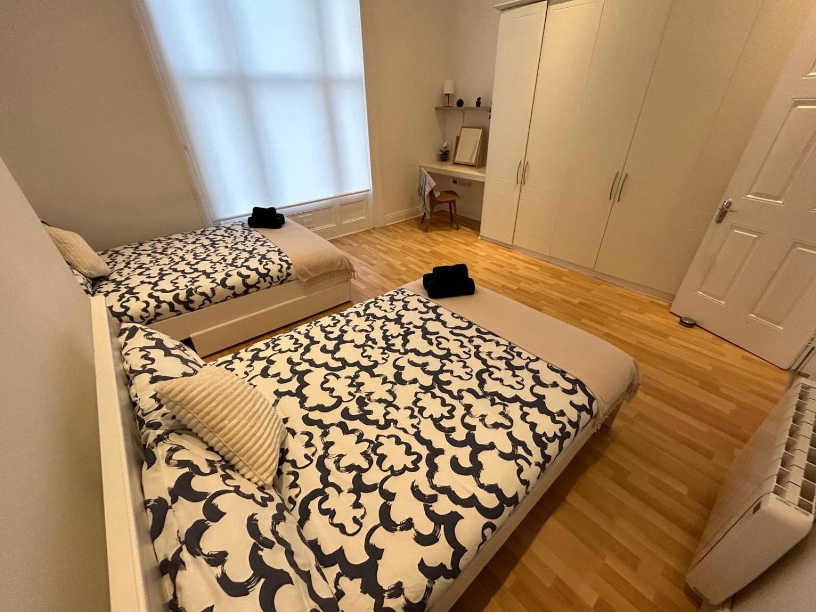 Deluxe Apartment in Talbot Street Sleeps 6