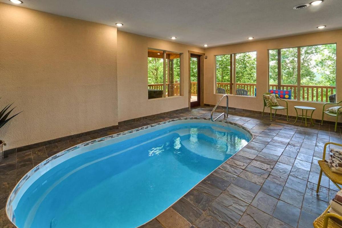 Mountain View, Indoor Pool, Luxury Cabin, Bears view 5
