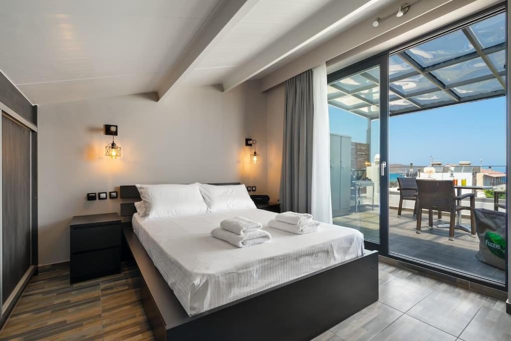 Villa Cicada Chania, Steps from the beach, Car included view 5