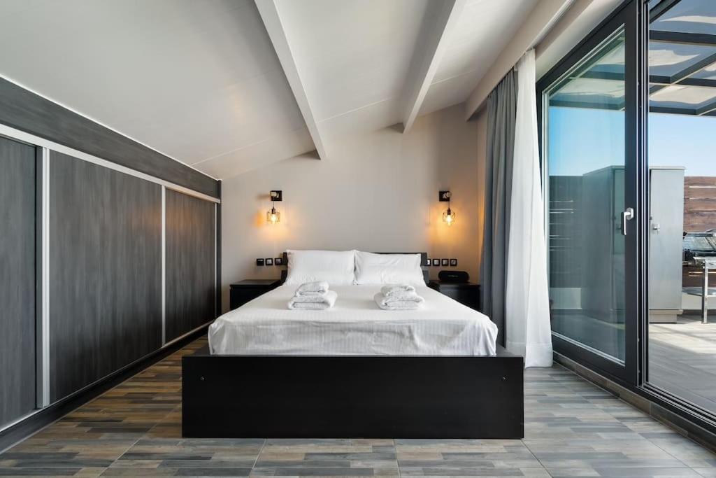 Villa Cicada Chania, Steps from the beach, Car included view 4