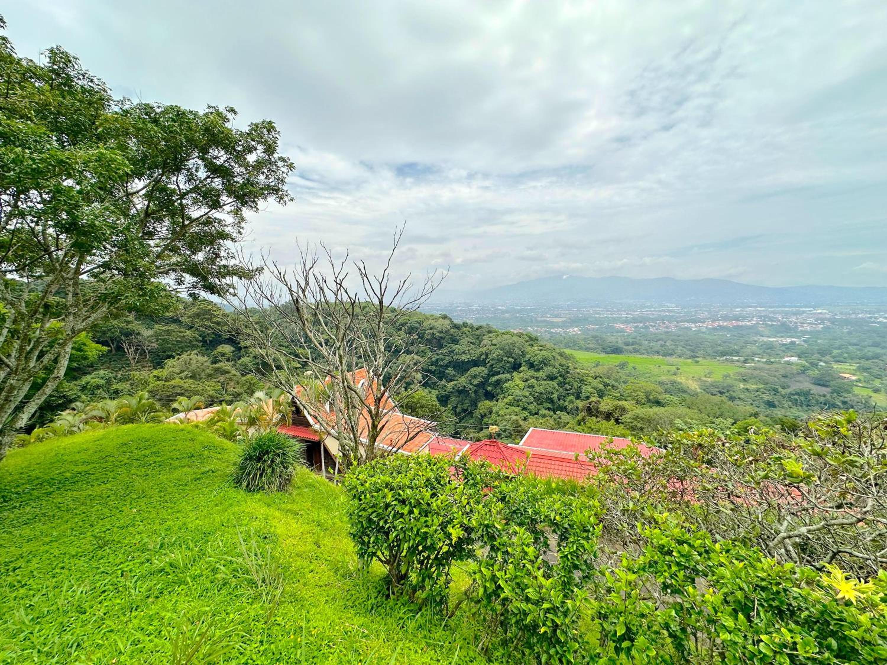 Harmony Views Pilas