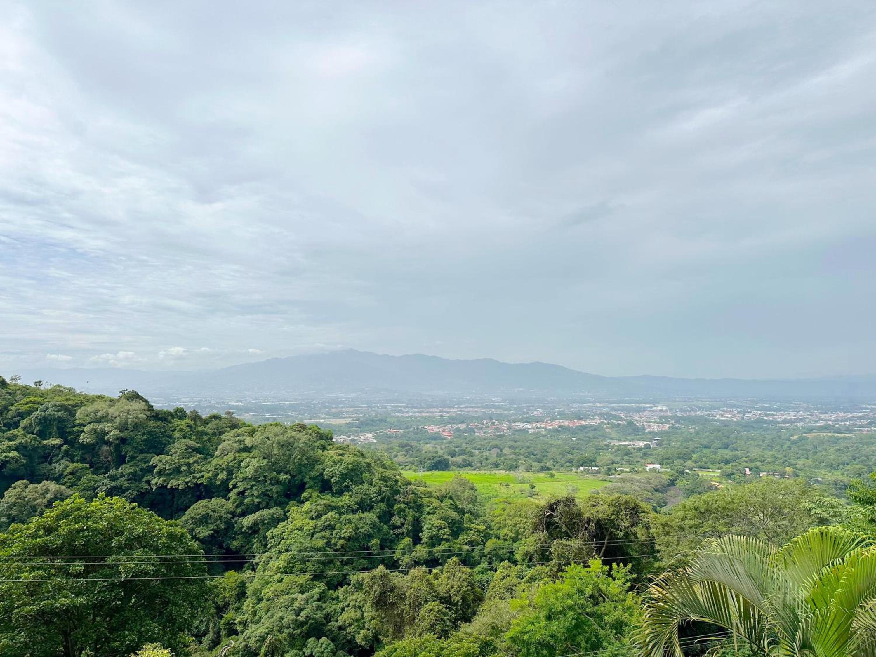 Harmony Views Pilas